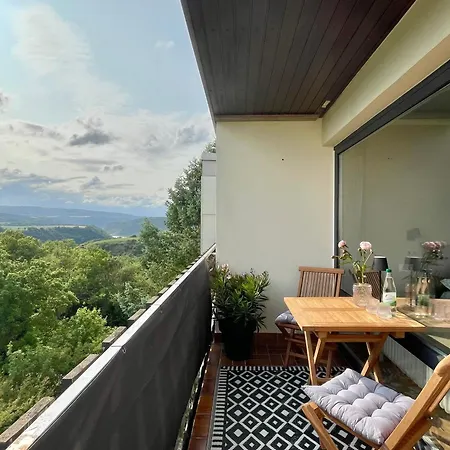 Daire #1 Studioapartment Mit Loreleyblick Direkt An Der Schoensten Etappe Des Rheinsteigs Patersberg